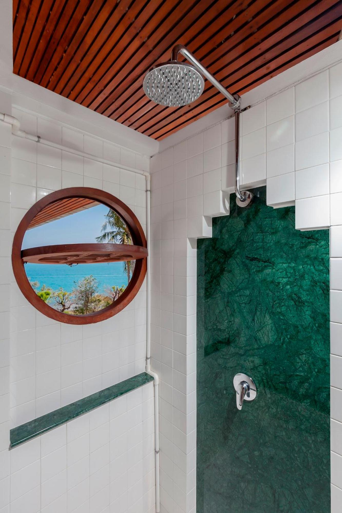 Baan Khunying - Secluded Phuket Beachfront Villa Rawai エクステリア 写真
