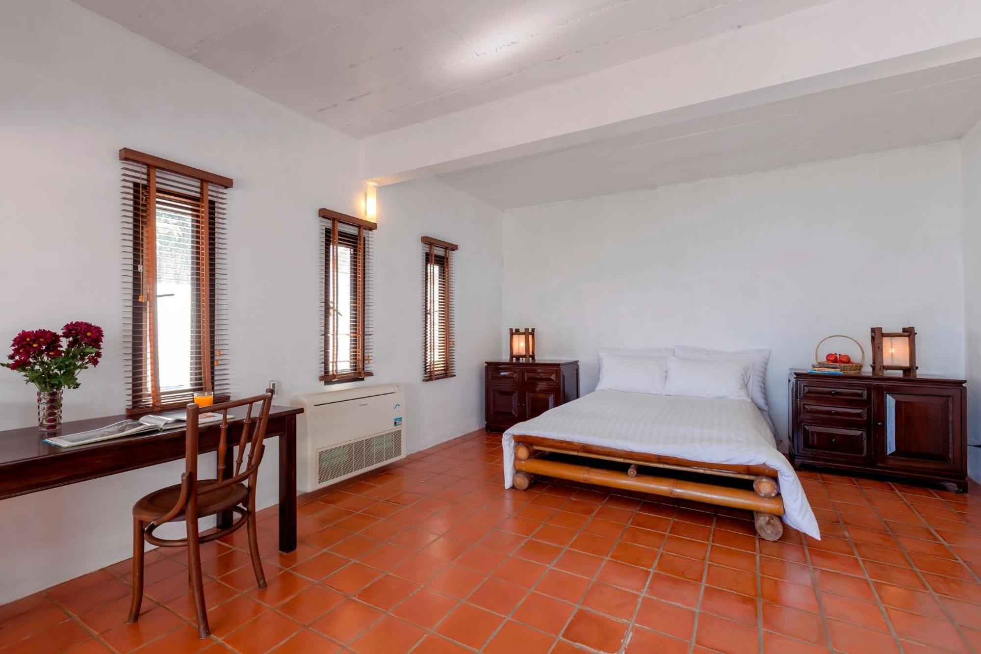 Baan Khunying - Secluded Phuket Beachfront Villa Rawai エクステリア 写真