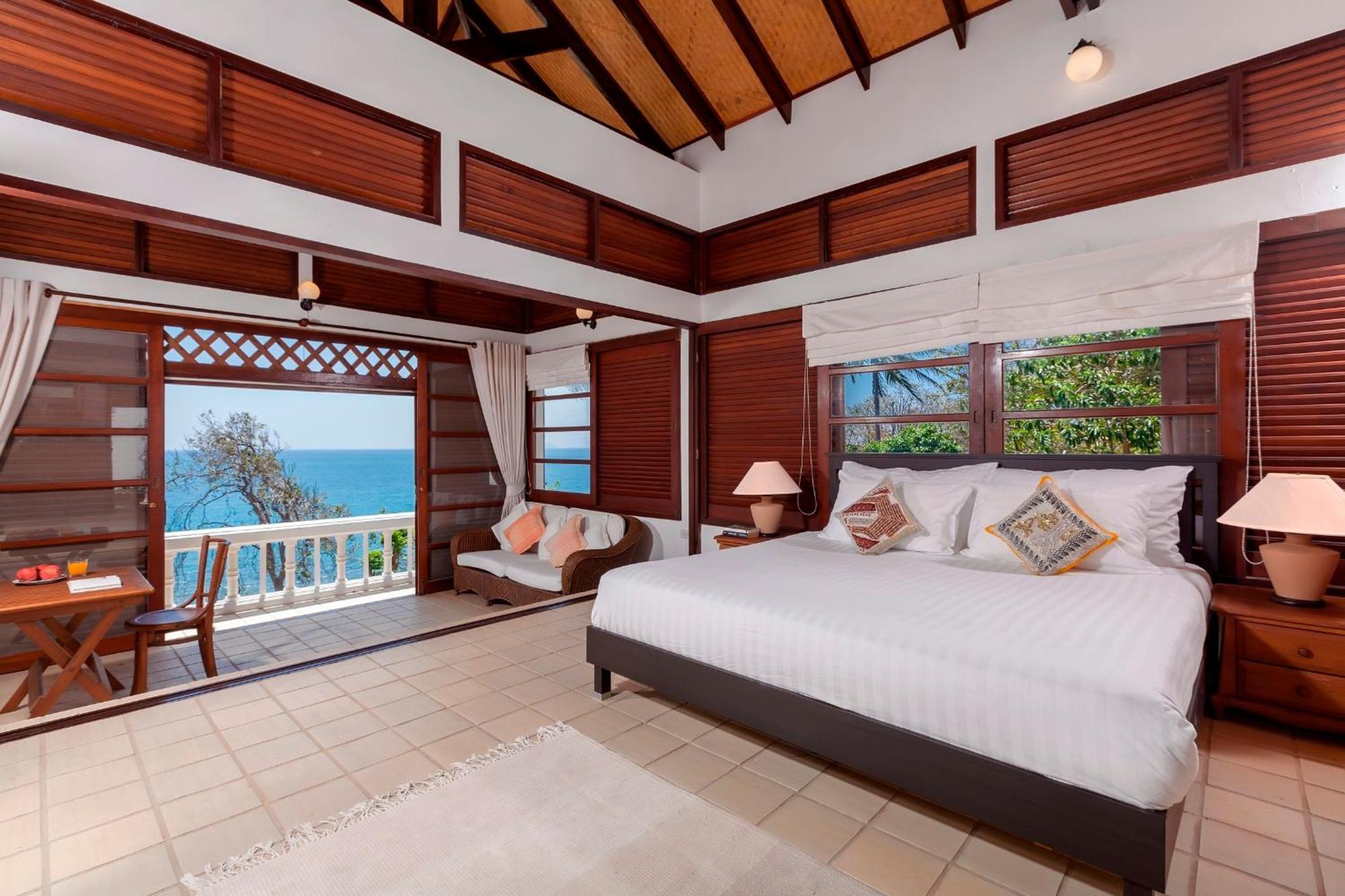 Baan Khunying - Secluded Phuket Beachfront Villa Rawai エクステリア 写真