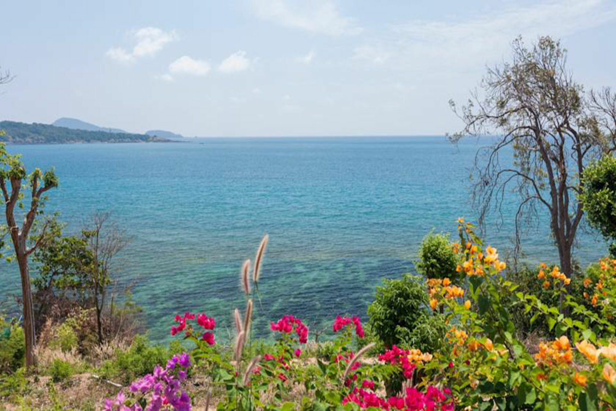 Baan Khunying - Secluded Phuket Beachfront Villa Rawai エクステリア 写真