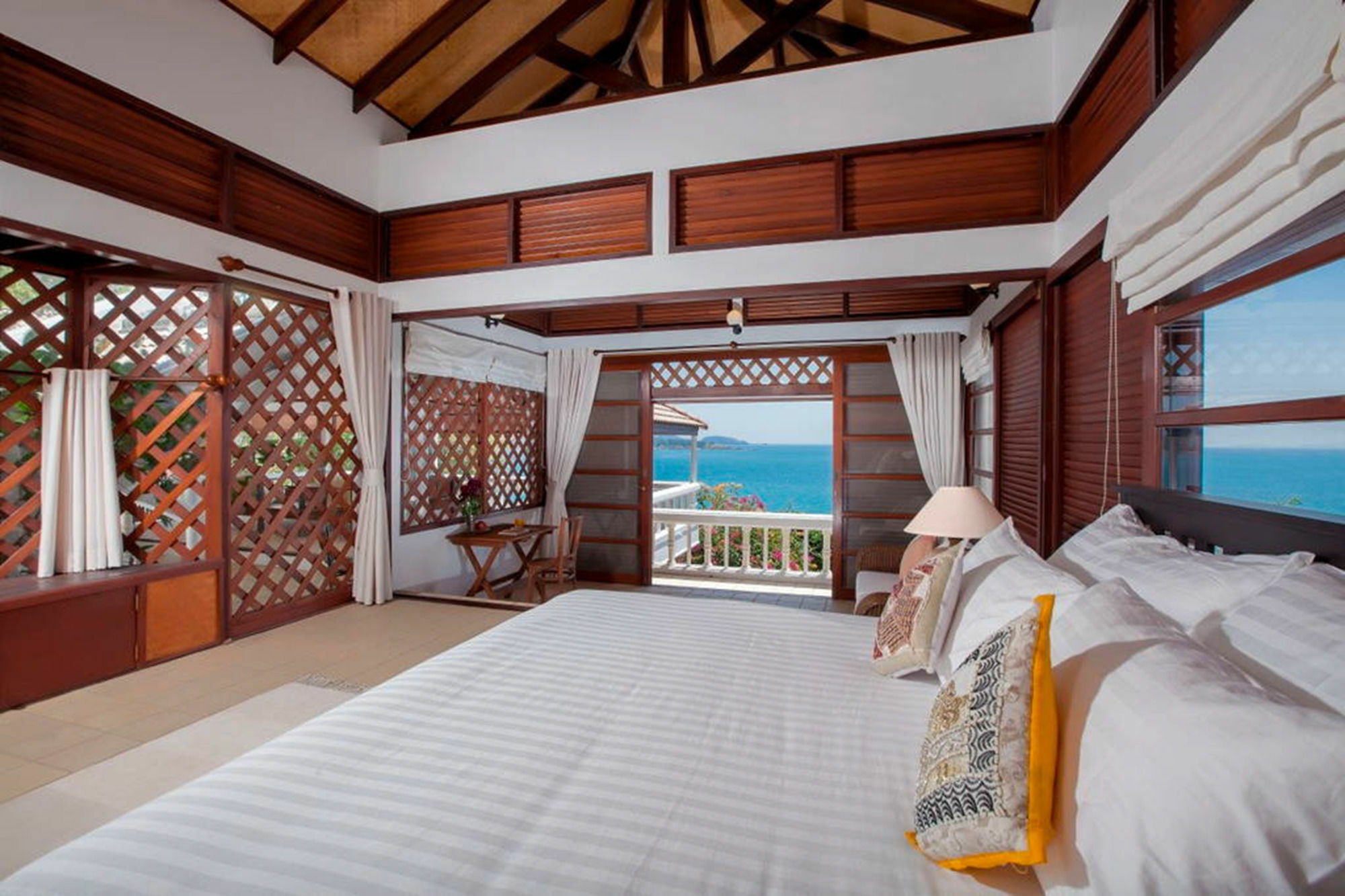 Baan Khunying - Secluded Phuket Beachfront Villa Rawai エクステリア 写真